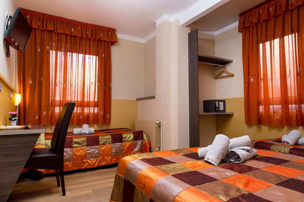 Hostal Barcelona Exteriör bild